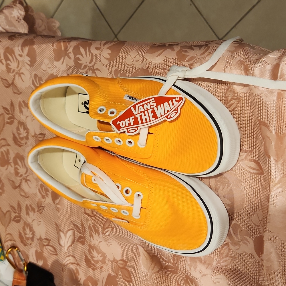 Vans unisex Men7.5/Women9